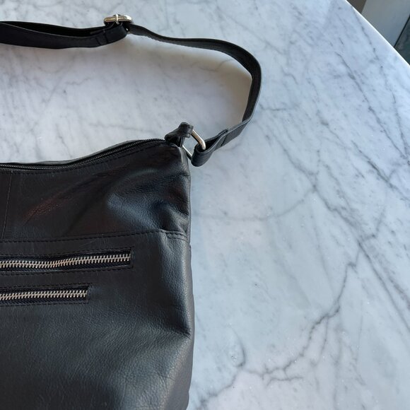 Marco Avane Black Leather Shoulder Bag - Picture 6 of 9